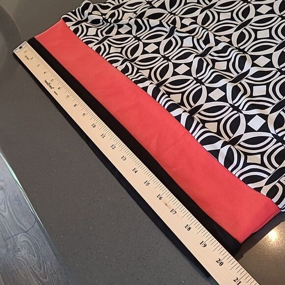 R&K sz M geometric print dress - Picture 9 of 9